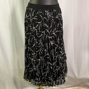 NWT Christopher & Banks Black & Ivory Floral Print Pleated A-Line Midi Skirt